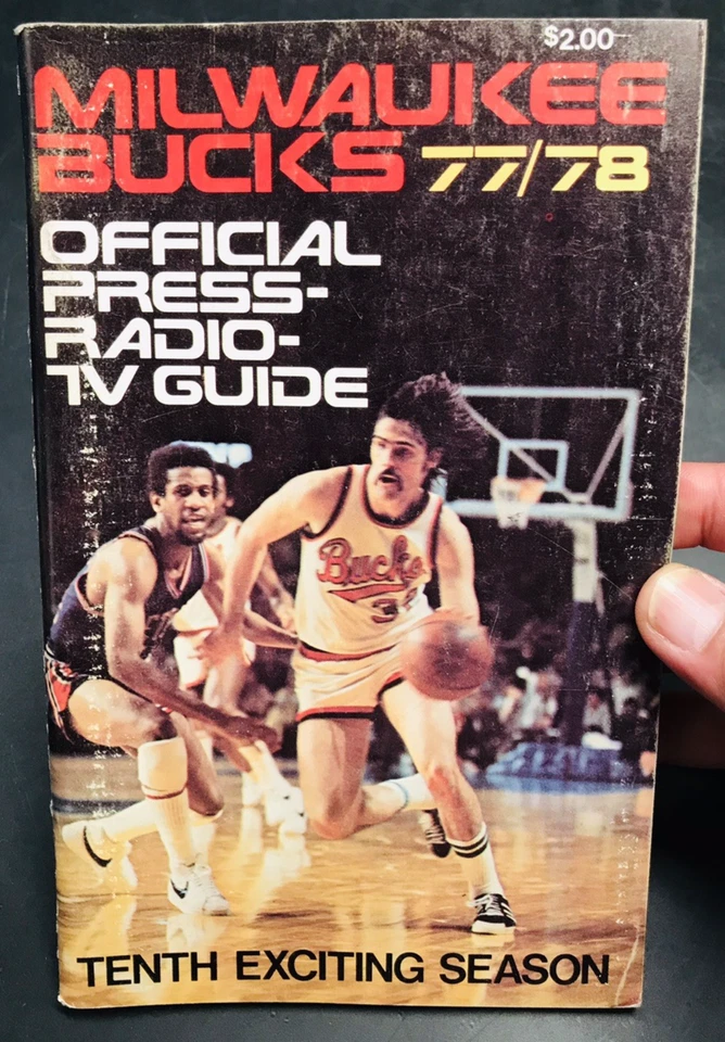 1977-78 Milwaukee Bucks Brian Winters NBA Basketball Press Media Guide Stats - Image 1 of 4