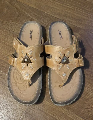 Earth 凉鞋女式云杉黄色拖鞋人字拖 9.5 码 — 第 1/4 张图片