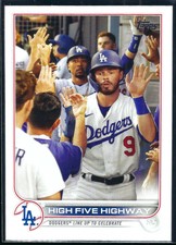 2022 Topps #505 High Five Highway Dodgers Line Up To Celebrate Checklist
