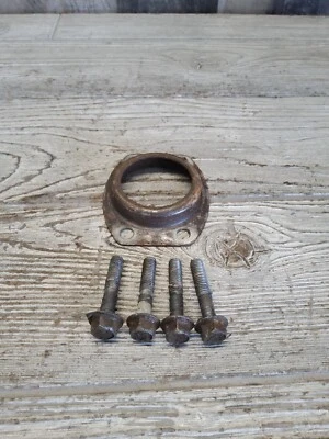 2000 00 00-12 Yamaha YFM400 Big Bear 400 ATV Rear Back Axle Bearing Retainer  - Image 1 of 4