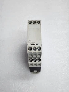 Klockner Moeller EMT6 Thermistor Overload Relay 24-240 VAC/24-240 VDC - Picture 1 of 13