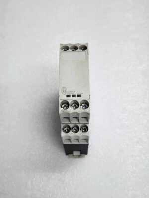Klockner Moeller EMT6 Thermistor Overload Relay 24-240 VAC/24-240 VDC - Image 1 of 4
