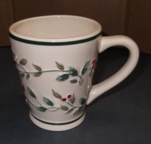 PFALTZGRAFF WEIHNACHTEN WINTERBERRY KAFFEE HEISSE SCHOKOLADE BECHER TASSE - Bild 1 von 4