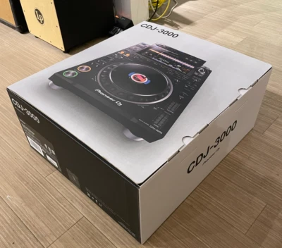 Pioneer CDJ-3000 DJ Multi Player Digital Turntable CDJ3000 110-240V - Image 1 of 4