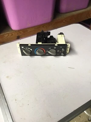 Pontiac Sunfire 2005 control de temperatura  Foto 1 de 3