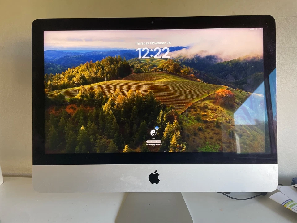 IMAC (1TB FUSION Intel core I5 6th gen 3 GHZ 8GB RAM 4K retina 21.5 inch) Silver - Image 1 of 4