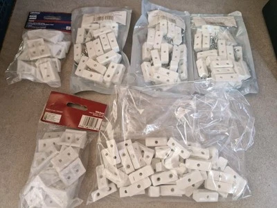 100+ White Modesty Blocks Kitchen Cabinet Cupboard Fixings Joint Connector Block - Image 1 of 4