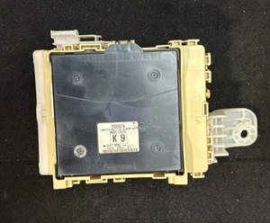 2014-2016 Toyota Corolla Body Control Module BCM 89221-02370 K9 OEM - Picture 1 of 3