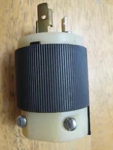 Enchufe de bloqueo giratorio Hubbel macho HBL2311 Nema L5-20P 20 AMP 125 voltios (#AB4UP) - Imagen 1 de 4