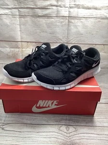 Nuevo Nike Free Run 2 Negro Blanco Gris DM9057-001 Mujer Talla 11 Zapatos para Correr NUEVO - Imagen 1 de 5
