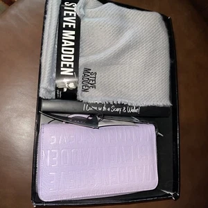 STEVE MADDEN Gift 2 PC Set, Wristlet, Scarf, in Gift Box new - Picture 1 of 5