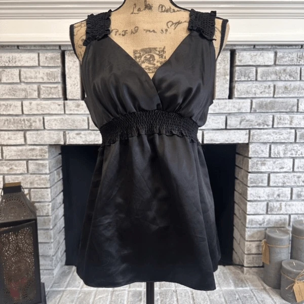 Blusa Top BCBGMaxazria Babydoll Negra Satinada Mediana Sobrepelliz Gótico Foto 1 de 4