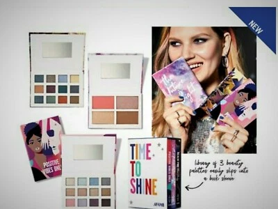 AVON MEGA PALETA DE MAQUILLAJE OH WHAT FUN 66 SOMBRA DE OJOS, 5 RUBORES, 4 LABIOS Foto 1 de 2