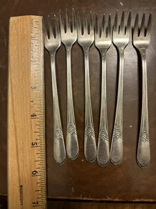 Wm Rogers 1941 INHERITANCE Lot Of 6 Silverplate Dessert Seafood Pickle Forks - Picture 1 of 10
