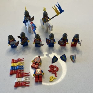 LEGO LION KNIGHTS CASTLE 8x Minifigures Bundle + 2 horses plus spares - Picture 1 of 11