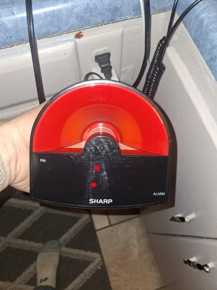 Relógio despertador vintage SHARP SPC 1180 super alto com luz noturna brilhante quente - Imagem 1 de 4
