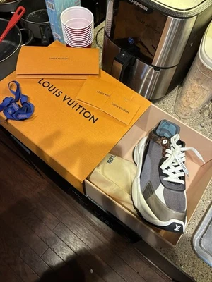 Zapatillas Louis Vuitton marrón Foto 1 de 4