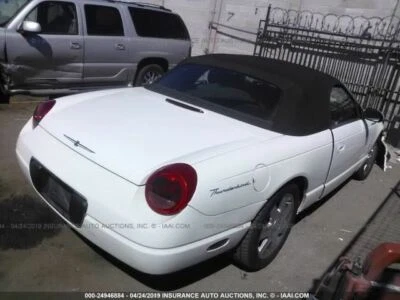 Ford Thunderbird 2003 Ford Thunderbird 348622 CÓDIGO PUERTA LLENADO COMBUSTIBLE W5 CERÁMICA BLANCO Foto 1 de 2