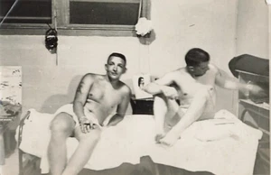 2 Shitless Airforce Men in Boxers Barracks on bed 3 x 4.5 Inches - Imagen 1 de 1