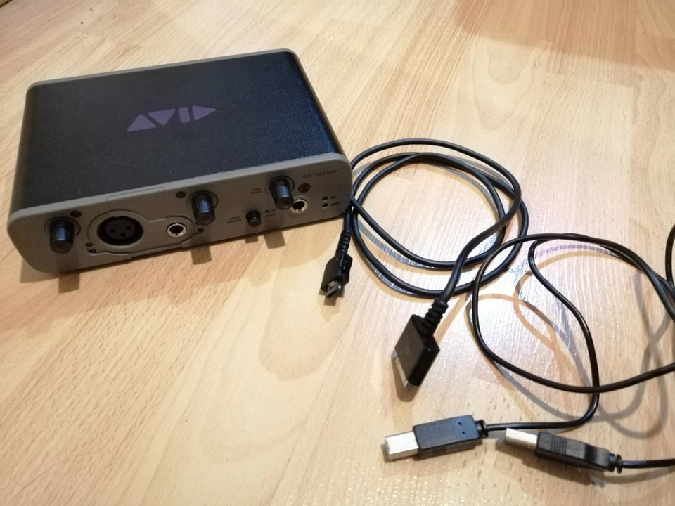 AVID Fast Track Solo Personal Guitar And Vocal Recording for Mac, Windows, iPad  - Bild 1 von 1