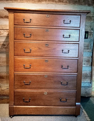 Antique 6-drawer chest of drawers, beautifully restored, fully functional Cover