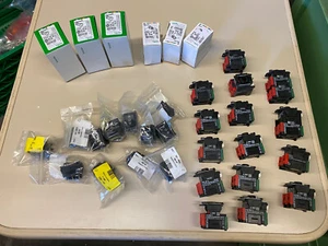 Lot of Buttons Siemens Schneider - Picture 1 of 9