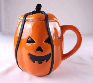 Rae Dunn Pumpkin 2024 "beware" Jack O’ Lantern Halloween Mug with Topper NWT - Picture 1 of 9