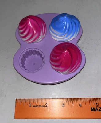Pretend Play Kitchen Food DESSERTS Cupcakes & Muffin Pan - Image 1 of 4