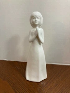 Estatuilla Royal Doulton Images God Bless You Girl HN 3400 de 1997 China Blanca - Imagen 1 de 6