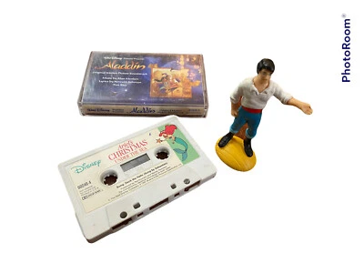 Lote De Colección Disney Cassette Sirenita y PVC Aladdin Cassette Cinta Foto 1 de 4