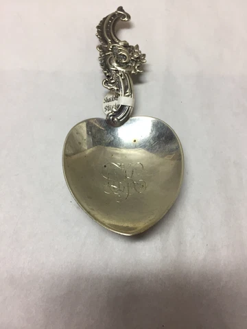 Shiebler Rococo Style Sterling Heart Shaped Bon Bon Spade Cover