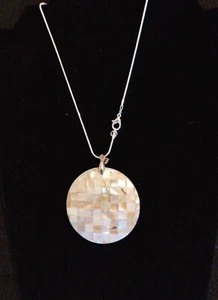Collana e ciondolo conchiglia di abalone rotonda 18" - Foto 1 di 2