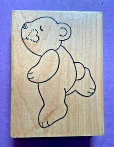 Azadi Earles Gummistempel Holzhalterung Teddybär auf Zehe tanzendes Herz J9067 - Bild 1 von 4