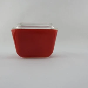 Piatto frigorifero vintage Pyrex rosso 501-B con coperchi 501-C - Foto 1 di 9