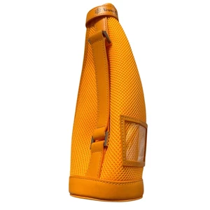 Giacca da vino champagne isolata Veuve Clicquot - Foto 1 di 7