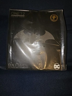 Figura de acción Mezco DC Batman Supreme Knight Shadow Edition 6 pulgadas - ONE12 Foto 1 de 4