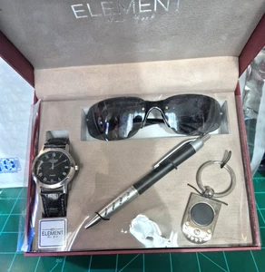 Element New York Para Hombres Caja de Regalo Conjunto Reloj Gafas de Sol Pluma Llavero Baterías Nuevas  - Imagen 1 de 9