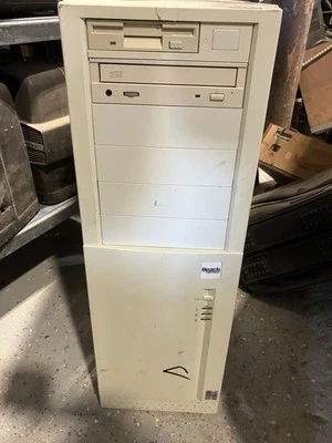 Vintage Reach Communications Pentium II MMX 266mhz Tall Desk Computer  - Bild 1 von 4
