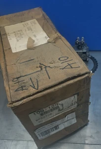 ORIGINAL Char-Lynn 109-1287-006 Hydraulic Motor =New Old Stock= - Picture 1 of 10