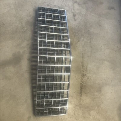 Cadillac DeVille 1975-1976 sedán y cupé parrilla Foto 1 de 4