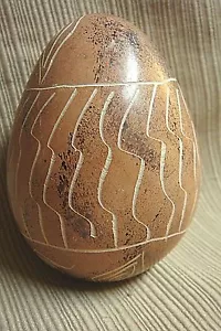 Unique SOAPSTONE EGG Hand Carved "Scrimshaw-Like" Abstract Design - KENYA - Picture 1 of 10