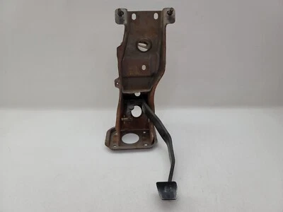 1976-1977 Toyota Celica GT RA24 RA29 transmissão manual suporte de pedal de freio - Imagem 1 de 4