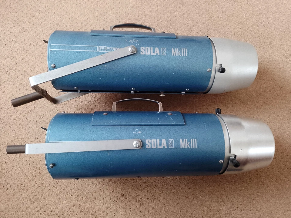 2 x Clive Courtenay Sola 8 Mk III flash units - Image 1 of 4