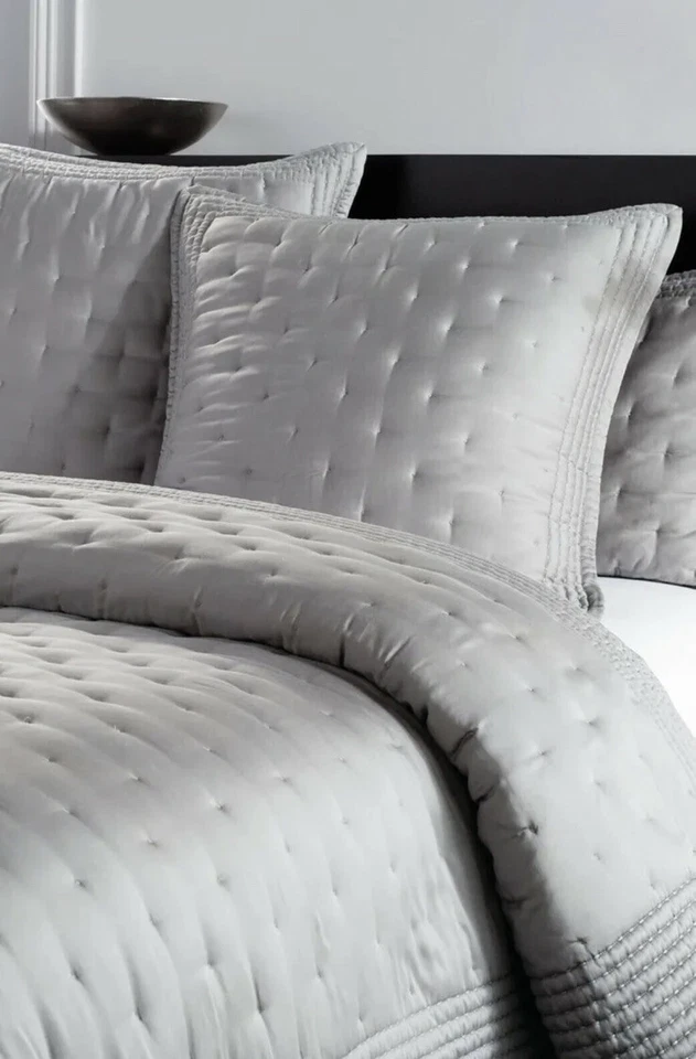 Edredón Donna Karan Home The Essential Silk F/QUEEN platino. ¡Nuevo! Foto 1 de 4