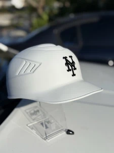 NEW YORK METS MOTHERS DAY WHITE CATCHERS TORRENS RAWLINGS COOLFLO BATTING HELMET - Picture 1 of 15