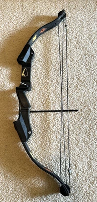 Arco compuesto Golden Eagle Brave patrón camuflaje 70 lb dibujo 31" L x 9" W SU Foto 1 de 4