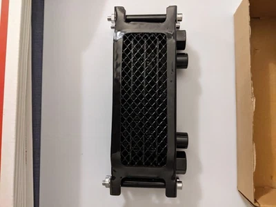 Enfriador de aceite de motor de radiador de aluminio apto para Harley V-Rod VRSCB VRSCA VRSCX 04-13 Foto 1 de 4