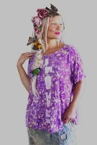 Magnolia Pearl Art of Love Circus 1734 Boyfrlend Purple Distressed tee shirt-OS - Foto 1 di 9