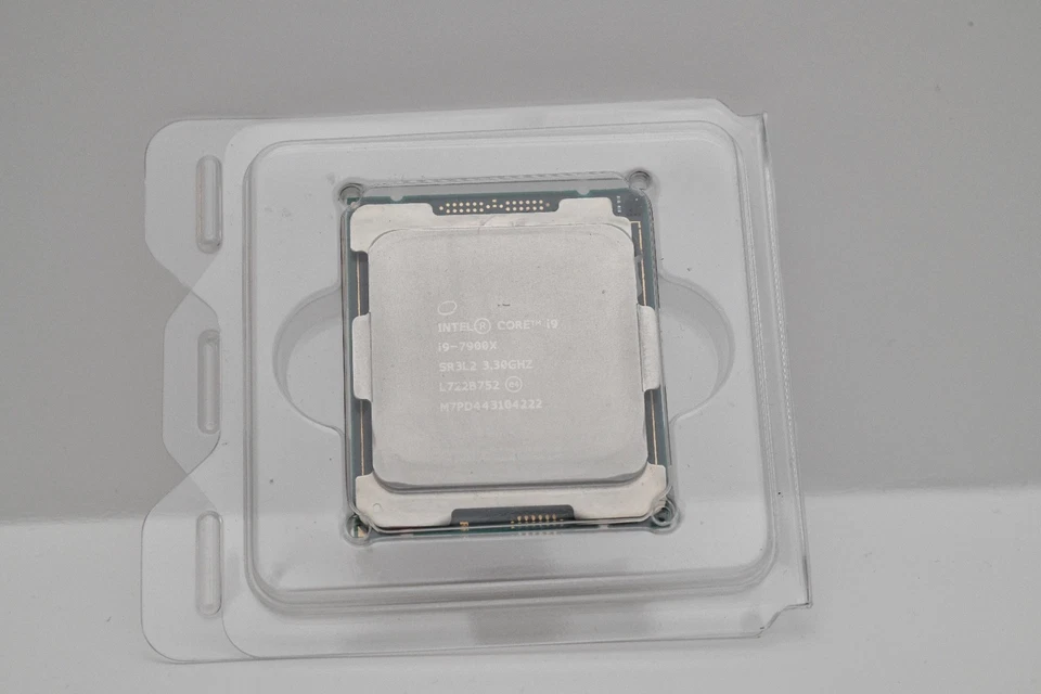 Intel Core i9-7900X 3.30GHz 10 Core (CD8067303286804) Processor - Image 1 of 2