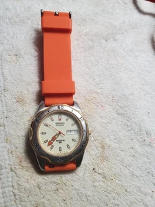 Seiko Sports 50 Uhr Herren 39mm Leuchtzifferblatt bicolor Daydate rund neue Batterie - Bild 1 von 4